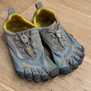 Vibram gray and yellow five-toe minimalist shoes